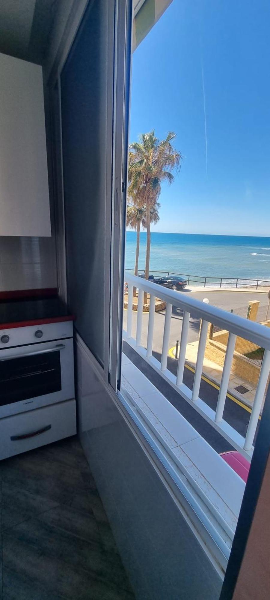 Calahonda Coastal Apartment *
